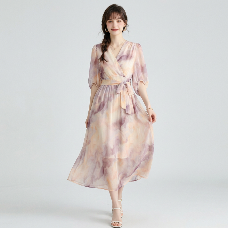 Elegante vestido con cinturón