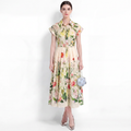 Vestido camisero ajustado con estampado floral grande
