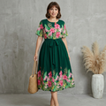 Vestido estampado que ciñe la cintura