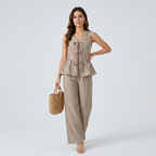 Traje informal con chaleco a rayas