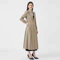 Gabardina informal elegante y desenfadada