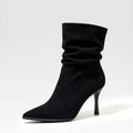 Botas holgadas que estilizan la figura