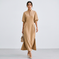 vestido con cuello alto y mangas farol