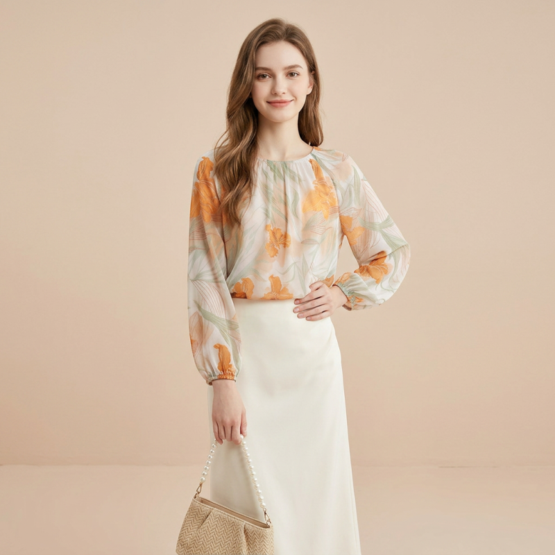 Elegante blusa de gasa estampada