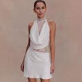 vestido de encaje con escote halter