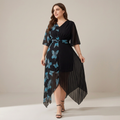 Vestido estampado que ciñe la cintura