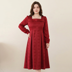 vestido plisado de escote cuadrado