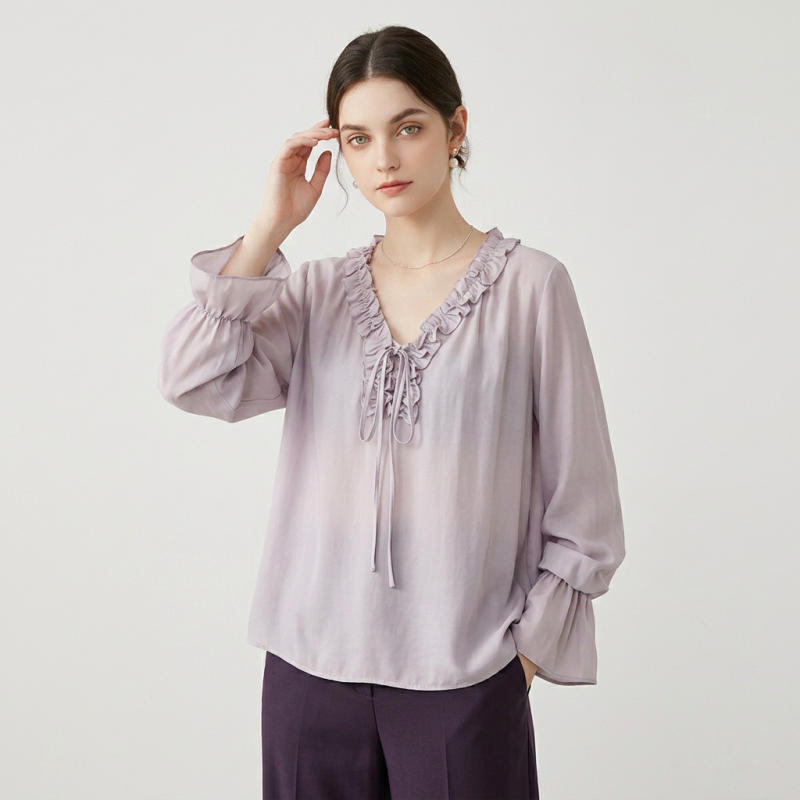 Top elegante y de estilo relajado