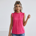 Nueva blusa plisada con cuello alto.
