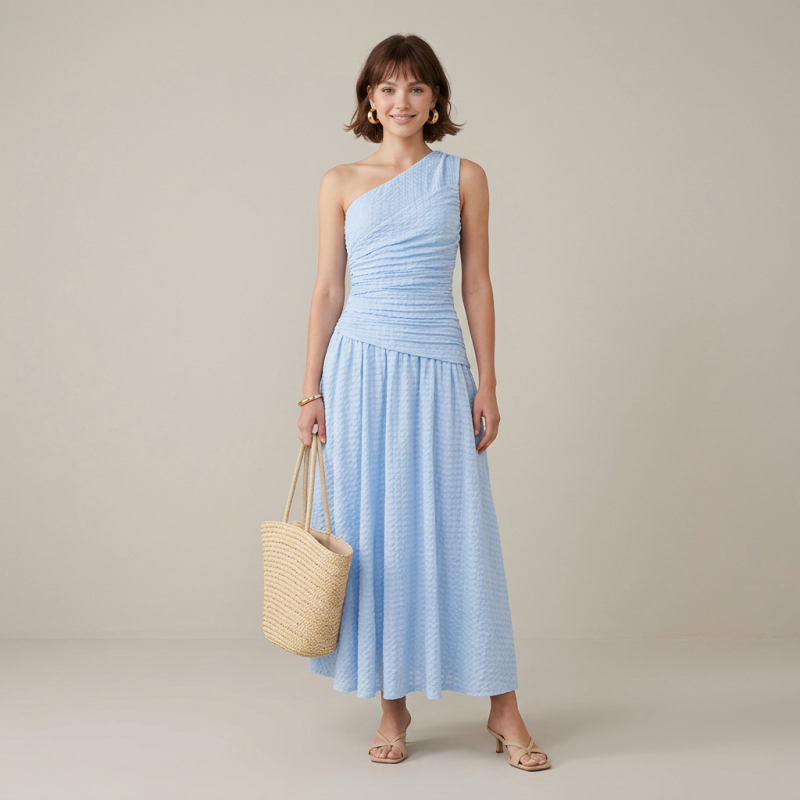 Vestido ajustado con hombros descubiertos