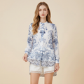 Conjunto de dos piezas con camisa estampada