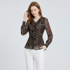 Camisa con cuello de volantes al estilo francés