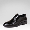 Zapatos de cuero formales brillantes para negocios.