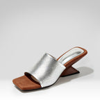 Sandalias de tacón alto inusuales