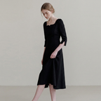 Elegante vestido con escote cuadrado