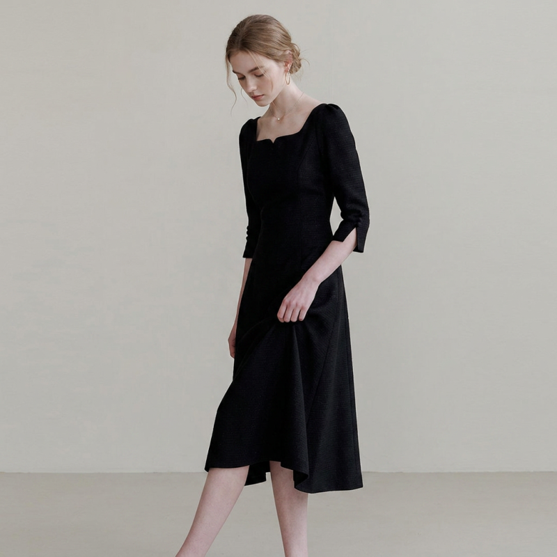 Elegante vestido con escote cuadrado