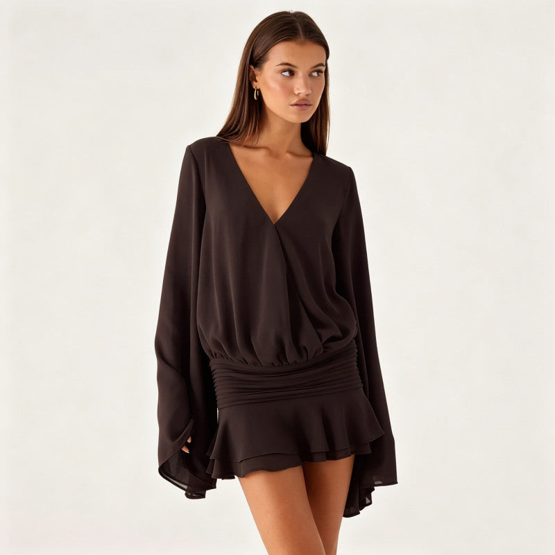 Vestido de gasa que ciñe la cintura