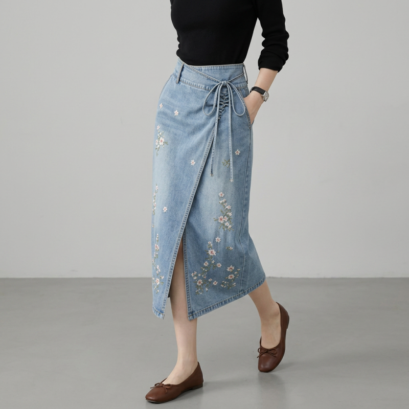 Falda elegante de talle alto con abertura