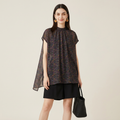 Camisa informal con estampado floral