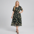 Vestido de talla grande con estampado floral y escote en V