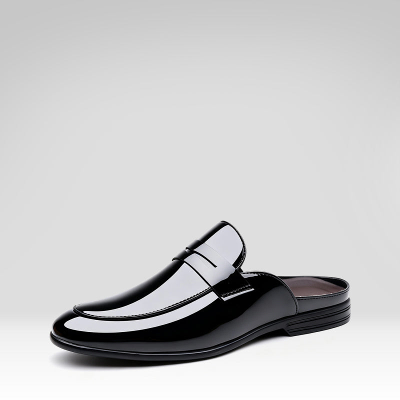 Mules de charol con punta afilada