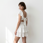 Vestido con escote cuadrado y volantes