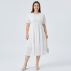 Vestido blanco ajustado a la cintura