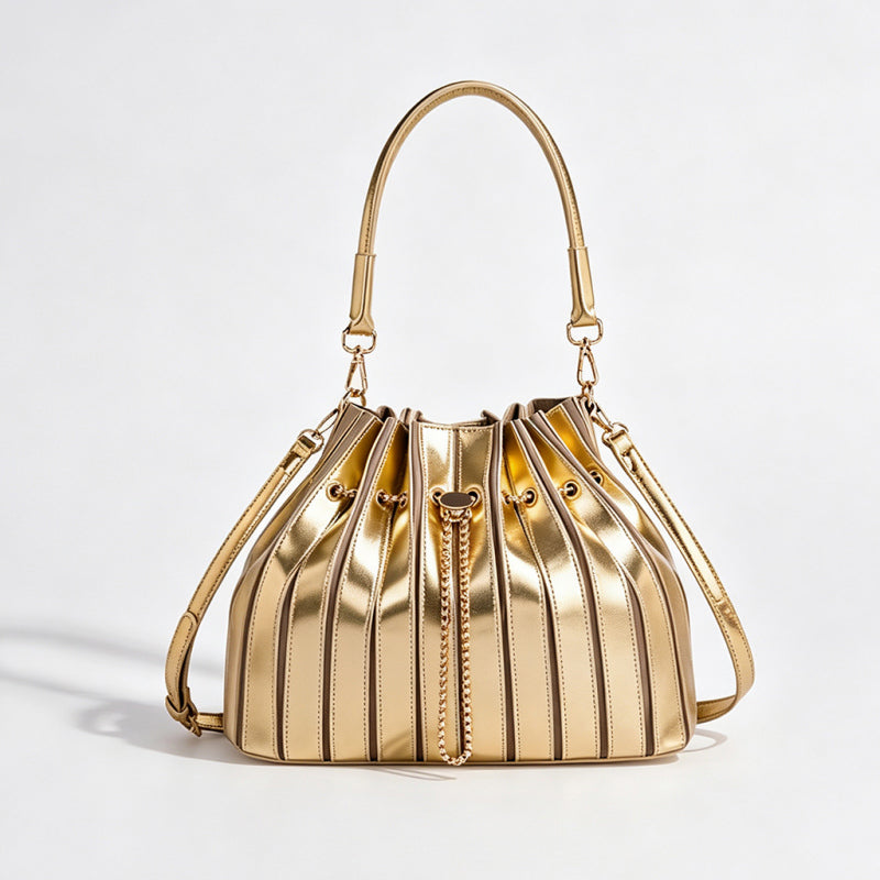 Bolso cubo con cordón y cadena