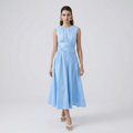 Vestido sin mangas con cintura ajustada