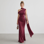Vestido de cola de pez con cinta a la moda