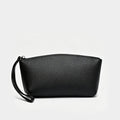 Bolso de mano de piel de vaca con estampado de lichi