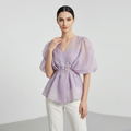 Camisa ajustada con escote en V