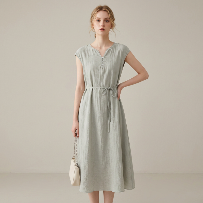 Vestido transpirable que estiliza la cintura