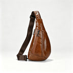 Elegante bolso de pecho de piel suave