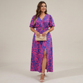 Vestido estampado que ciñe la cintura
