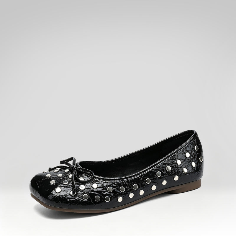Zapatos planos con tachuelas