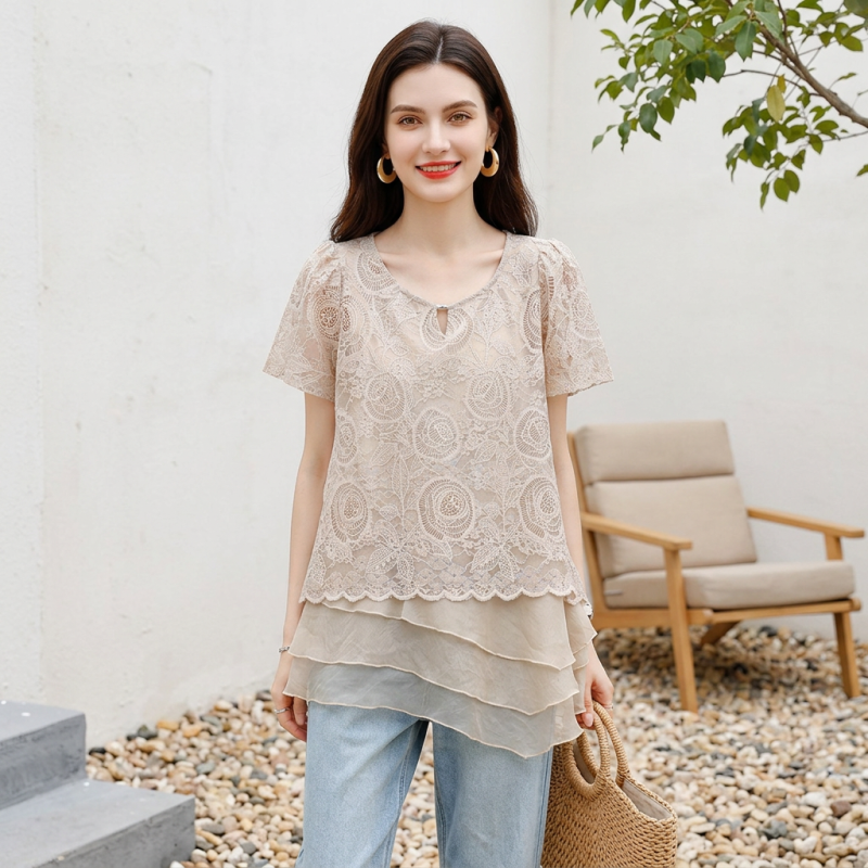 Top de patchwork de encaje a la moda