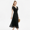 vestido floral con escote en V