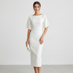 Elegante vestido con los hombros descubiertos